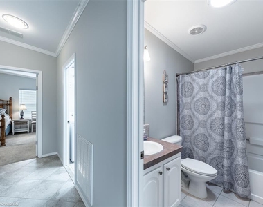 16 Freeman Avenue - Photo Thumbnail 17