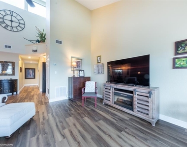 1801 Jamaica Way - Photo Thumbnail 45