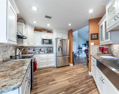 1801 Jamaica Way - Photo Thumbnail 5