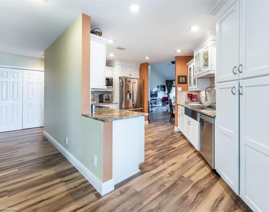 1801 Jamaica Way - Photo Thumbnail 13