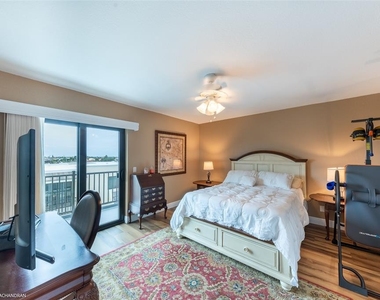 1801 Jamaica Way - Photo Thumbnail 20