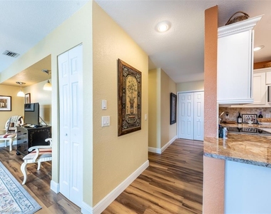 1801 Jamaica Way - Photo Thumbnail 14