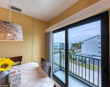 1801 Jamaica Way - Photo Thumbnail 18