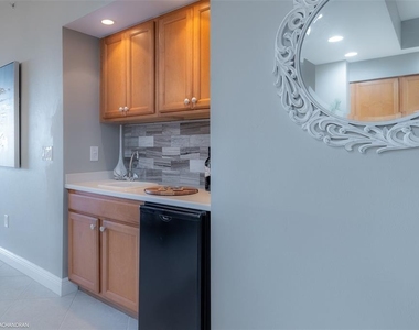 3313 Sunset Key Circle - Photo Thumbnail 16