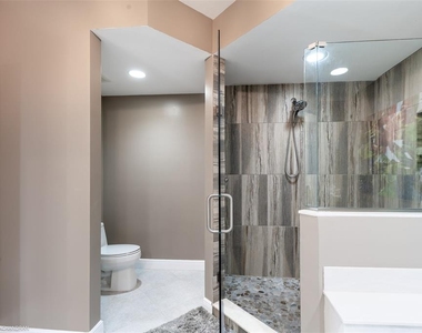 3313 Sunset Key Circle - Photo Thumbnail 35