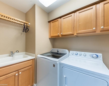 3313 Sunset Key Circle - Photo Thumbnail 39