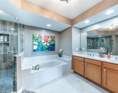 3313 Sunset Key Circle - Photo Thumbnail 33