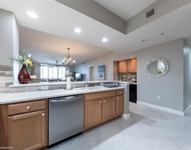 3313 Sunset Key Circle - Photo Thumbnail 15