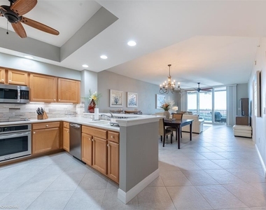 3313 Sunset Key Circle - Photo Thumbnail 9