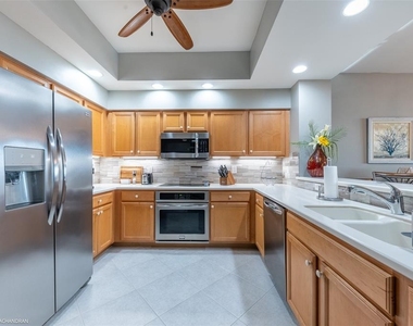 3313 Sunset Key Circle - Photo Thumbnail 11