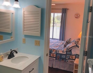 4056 Oakview Drive - Photo Thumbnail 7