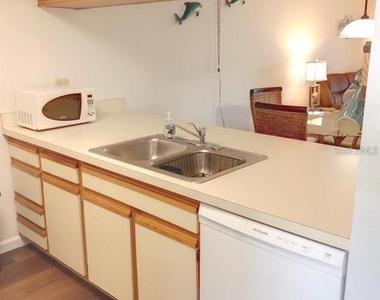 4056 Oakview Drive - Photo Thumbnail 2