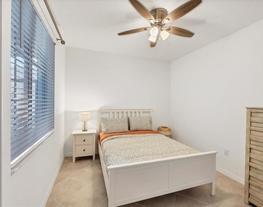 12390 Wellen Golf Street - Photo Thumbnail 21