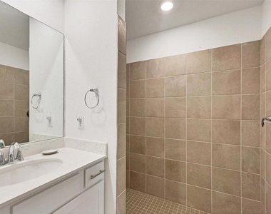 12390 Wellen Golf Street - Photo Thumbnail 20