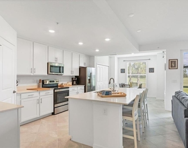 12390 Wellen Golf Street - Photo Thumbnail 4