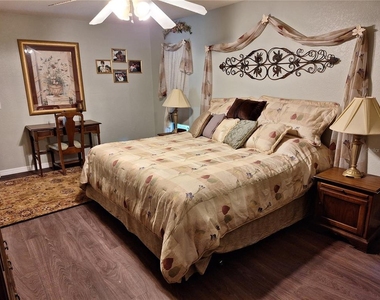 2223 Tinker Street - Photo Thumbnail 6