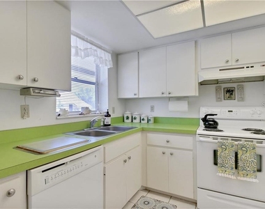 525 Parkdale - Photo Thumbnail 12