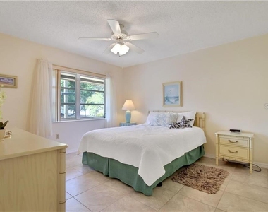 525 Parkdale - Photo Thumbnail 7