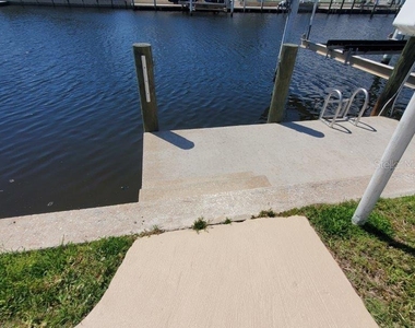 423 Matares Drive - Photo Thumbnail 20