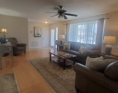 423 Matares Drive - Photo Thumbnail 7