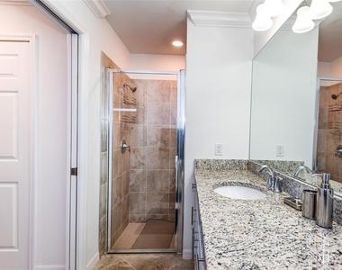 14051 Heritage Landing Boulevard - Photo Thumbnail 21