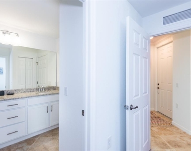14051 Heritage Landing Boulevard - Photo Thumbnail 43