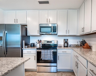 14051 Heritage Landing Boulevard - Photo Thumbnail 12