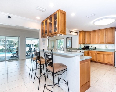 129 Cousley Drive Se - Photo Thumbnail 16