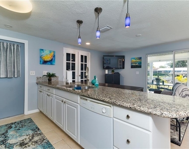 18289 Wolbrette Circle - Photo Thumbnail 11