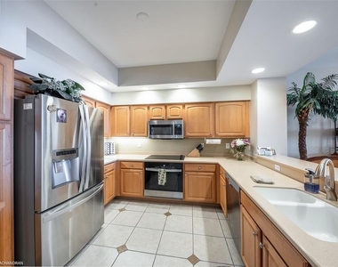 3313 Sunset Key Circle - Photo Thumbnail 7