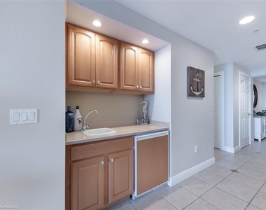 3313 Sunset Key Circle - Photo Thumbnail 12
