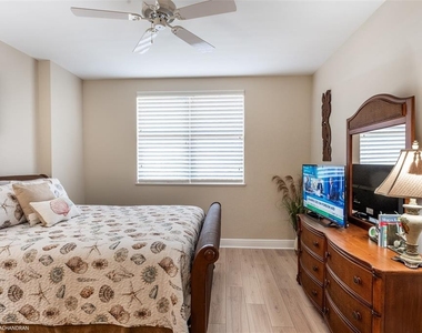 3313 Sunset Key Circle - Photo Thumbnail 32