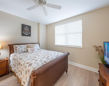 3313 Sunset Key Circle - Photo Thumbnail 33