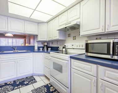 11644 Egret Circle - Photo Thumbnail 16
