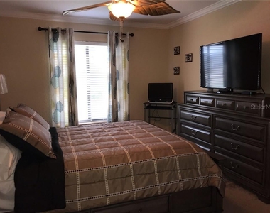 1211 Saxony Circle - Photo Thumbnail 4