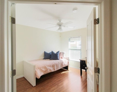 163 Braemar Avenue - Photo Thumbnail 8