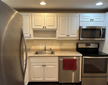 7461 W Country Club Drive N - Photo Thumbnail 3