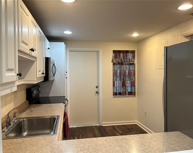 7461 W Country Club Drive N - Photo Thumbnail 4