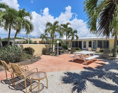 6006 Midnight Pass Road - Photo Thumbnail 24