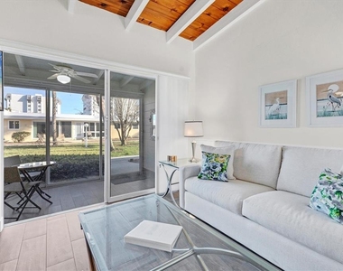 6006 Midnight Pass Road - Photo Thumbnail 5