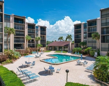 6480 Midnight Pass Road - Photo Thumbnail 19