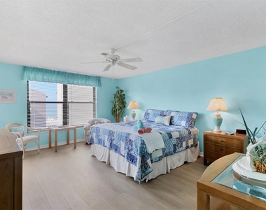 6480 Midnight Pass Road - Photo Thumbnail 5
