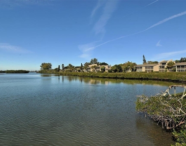 1633 Boathouse Circle - Photo Thumbnail 57