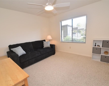 1633 Boathouse Circle - Photo Thumbnail 22