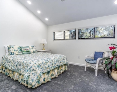101 Woodland Place - Photo Thumbnail 31