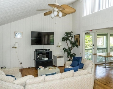 101 Woodland Place - Photo Thumbnail 38