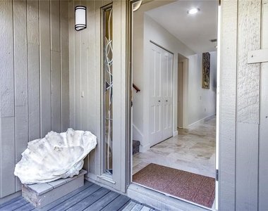 101 Woodland Place - Photo Thumbnail 1