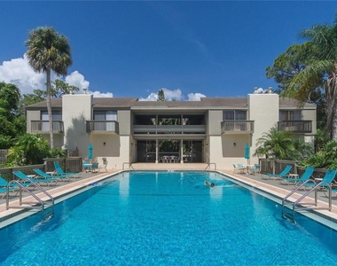 101 Woodland Place - Photo Thumbnail 34