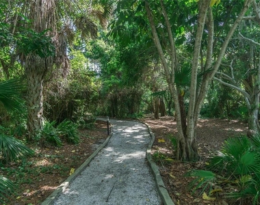 101 Woodland Place - Photo Thumbnail 37