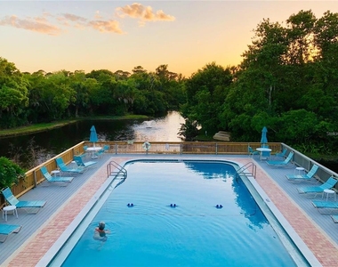101 Woodland Place - Photo Thumbnail 35